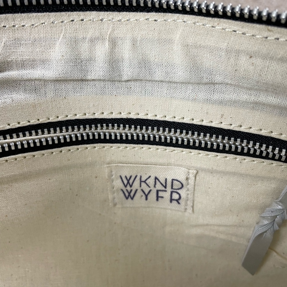 WKND WYFR • coral sands buffalo check clutch tassle zip NWT - Picture 3 of 4